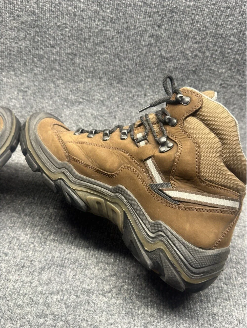 KEEN Durand II Mid Waterproof Hiking Boots for Men -   Size 11.5 WIDE